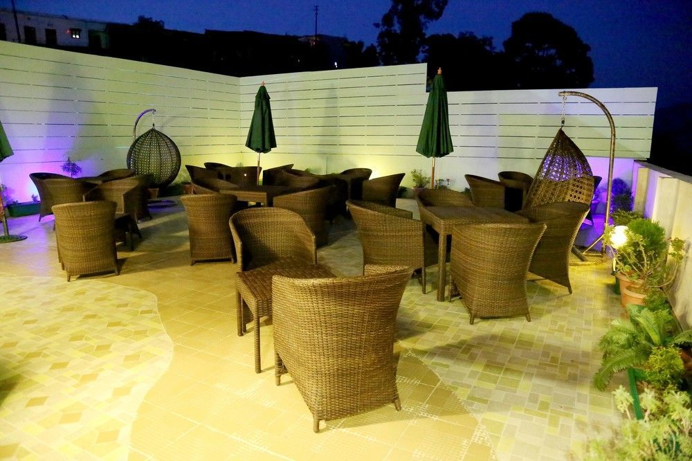 Lans Castle Hotel ลันส์โดว์นี ภายนอก รูปภาพ